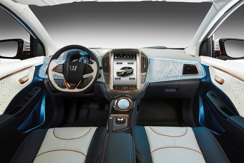 全新發表的Luxgen S3 EV+,是Luxgen視2016年為車聯網元年的指標性里程碑。