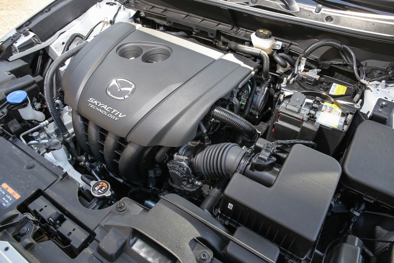 試駕車型搭載2.0升SKYACTIV-G汽油引擎,具備156ps/20.8kgm動力輸出表現。