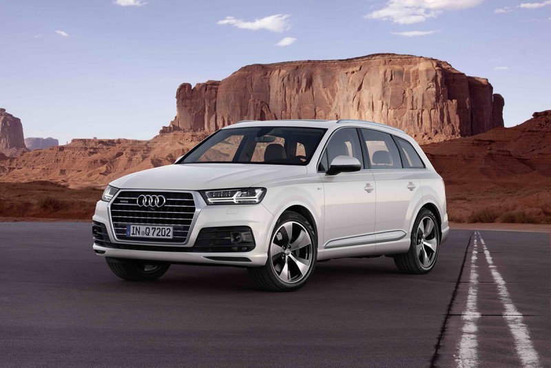 Audi Q7在IIHS各項撞擊測試中獲最高評價,得Top Safety Pick+ 最安全首選,並憑藉前衛的設計,加上緊湊的視覺效果藉此展現出車身線條的精準度,亦同步獲頒德國iF設計大獎。