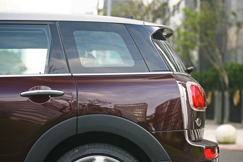 基本上Mini Clubman可視之為Mini Hatch的旅行車版本。