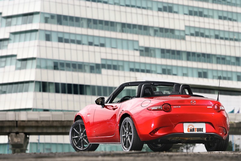 一百出頭萬元想買敞篷車?MX-5幾乎是負擔最輕鬆的選項了。
