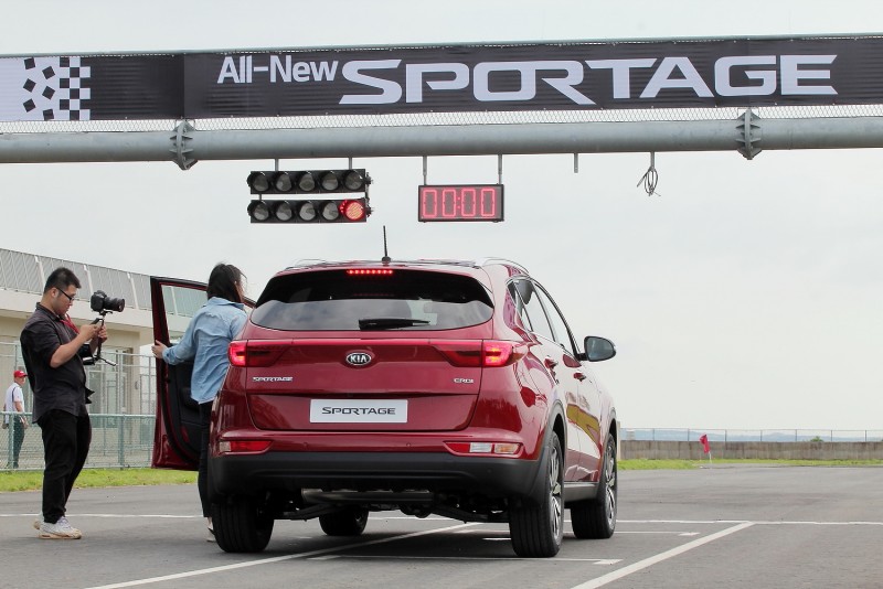 KIA Sportage 玩off-road關卡很行,跑起賽道同樣不差