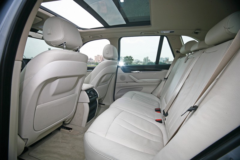 一般X5所該有的舒適或動感,X5 xDrive40e一樣也不缺。