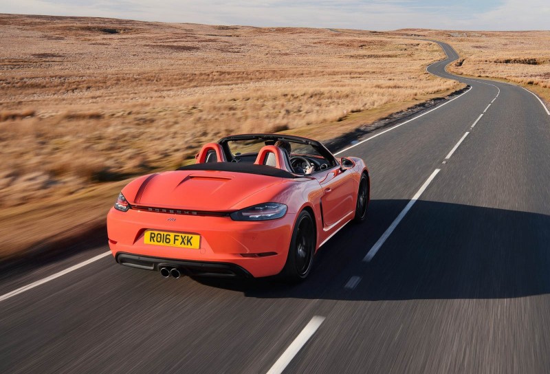 Porsche都用2.0升的小排氣量引擎了,你還有什麼問題?