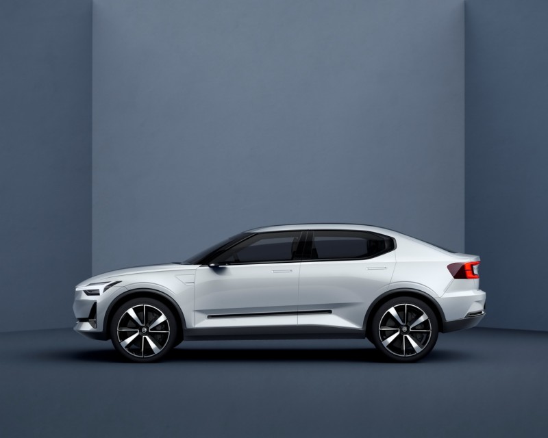 VOLVO Concept 40.2或者應該說是S40,斜背讓車體更流線