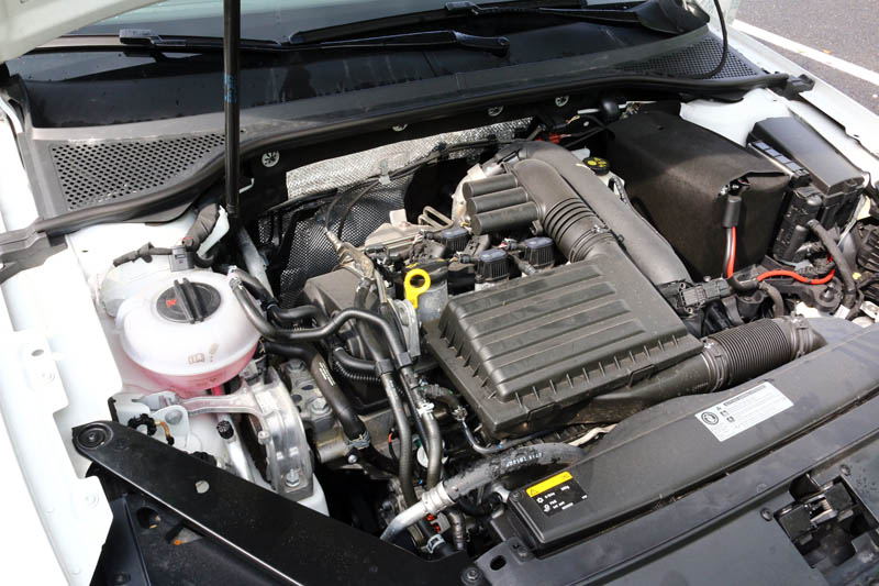 本次使用的Passat 280 TSI搭載了最新世代的1.4升TSI渦輪增壓引擎,具備150hp最大馬力與