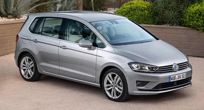 這是VW Sportsvan,GOLF當然不會有這樣頭短身長的MPV比例,不過車頭造型絕對會具備同樣元素