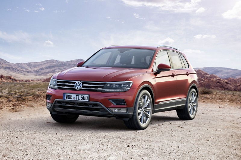 國內未上市的新一代Tiguan,幾乎完整的繼承了Touareg外型,可見與頭燈連成一氣的橫柵水箱罩將是家族風貌