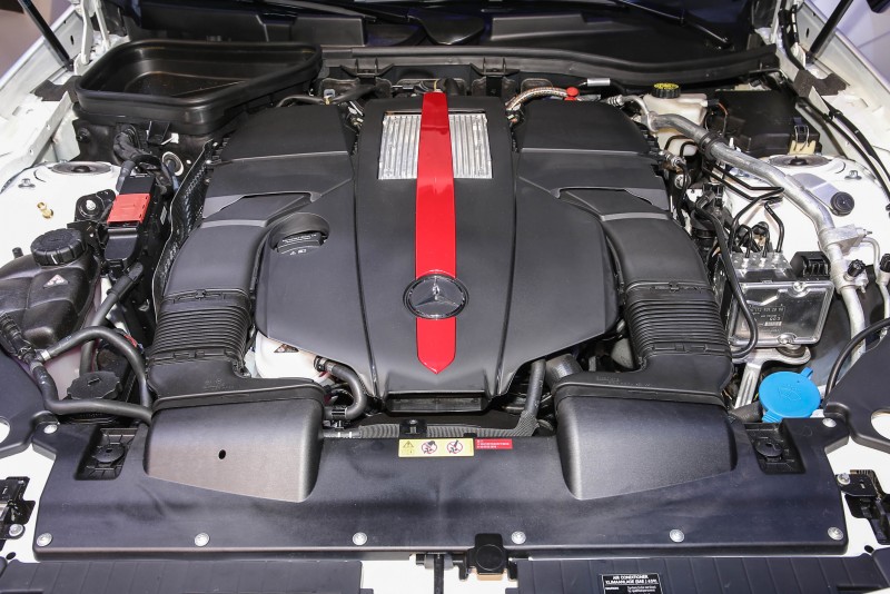 搭載3.0升V6 Biturbo雙渦輪增壓引擎,可榨出驚人的367hp/520Nm動能。