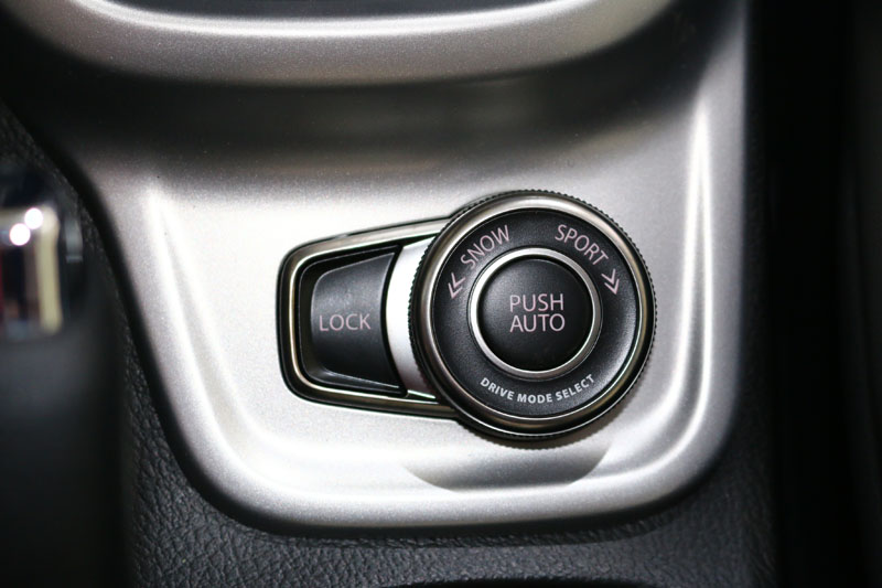 4WD車型搭載ALLGRIP智慧型四輪驅動系統,還具備了自動、運動、雪地以及越野鎖定四種模式,可對應不同地形與狀況做切換。