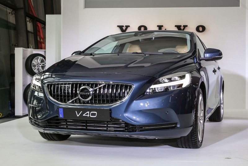 2017年式V40車型大抵維持原有造型,僅於細節處導入品牌新家族設計風格。
