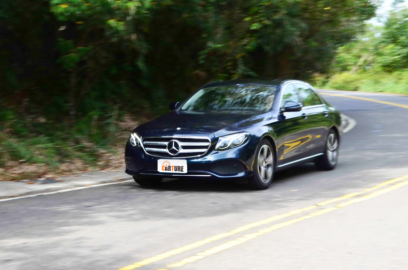 E 220d 引擎與變速箱調配得宜,開起來已與汽油款無太大差異