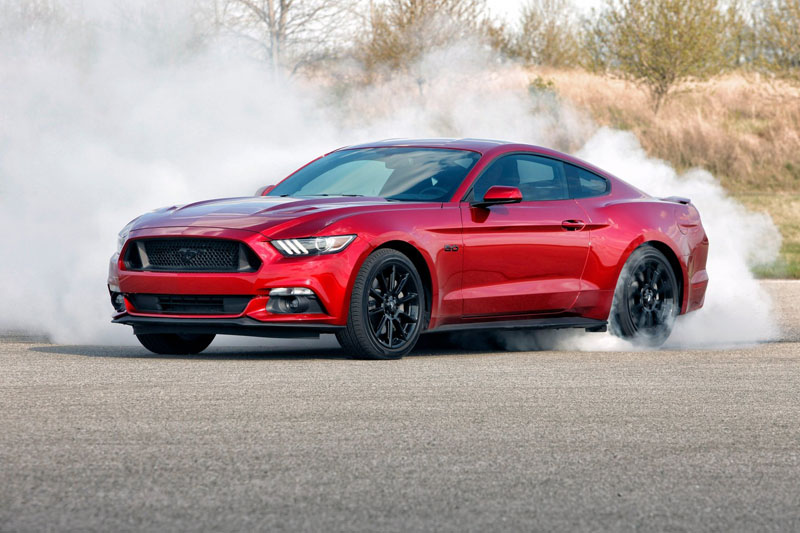 • Ford Mustang Fastback 5.0 V8 GT