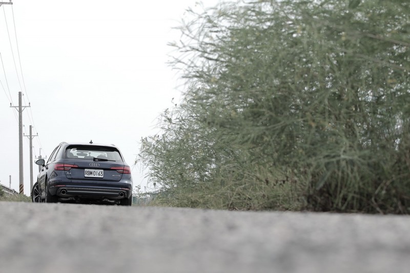 清淡的視覺感受與新車合拍嗎?偶而換個口味應該不錯