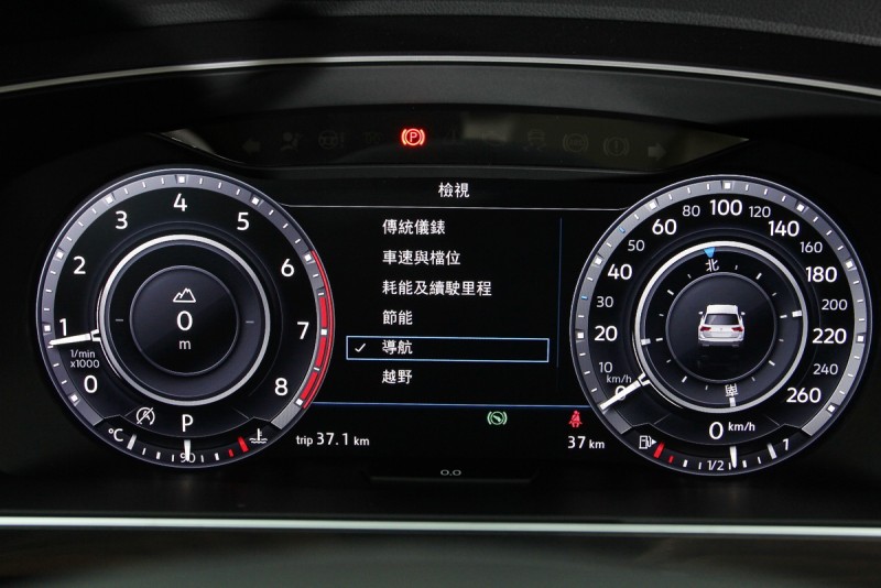 Tiguan搭載了首次引進台灣市場的12.3吋全彩Active Info Display 全邏輯數位化儀表