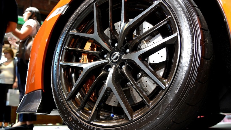 20吋胎圈組合與AWD四驅系統讓GT-R進化後的565hp 動力得以完整傳遞至路面