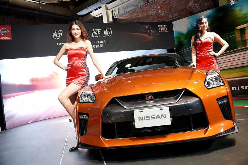 勁車配美人不是絕對,但聚焦效果肯定不差