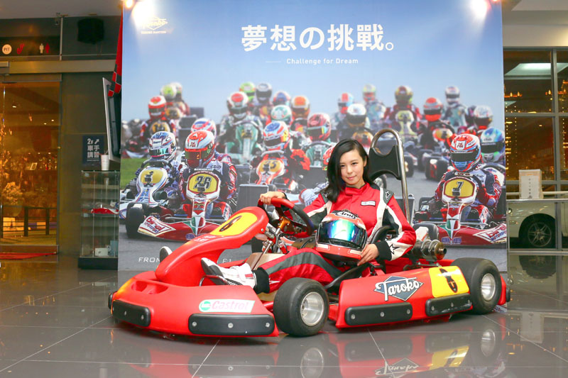 Iris是「大魯閣賽車女孩俱樂部」中的最佳Model。