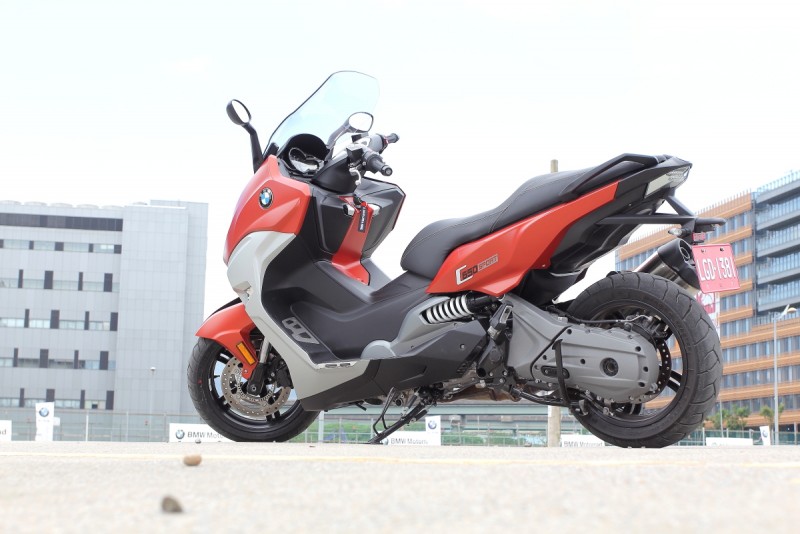 C650 Sport則是有著運動化動感造型