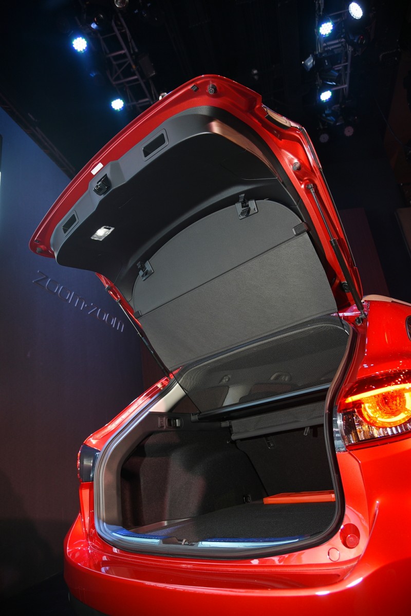尾門電動啟閉動作對大多數人來說是虛榮的必備項目,MAZDA 6 Wagon就差那麼一點點