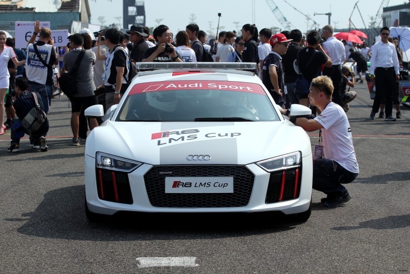前導車採用量產第二代R8