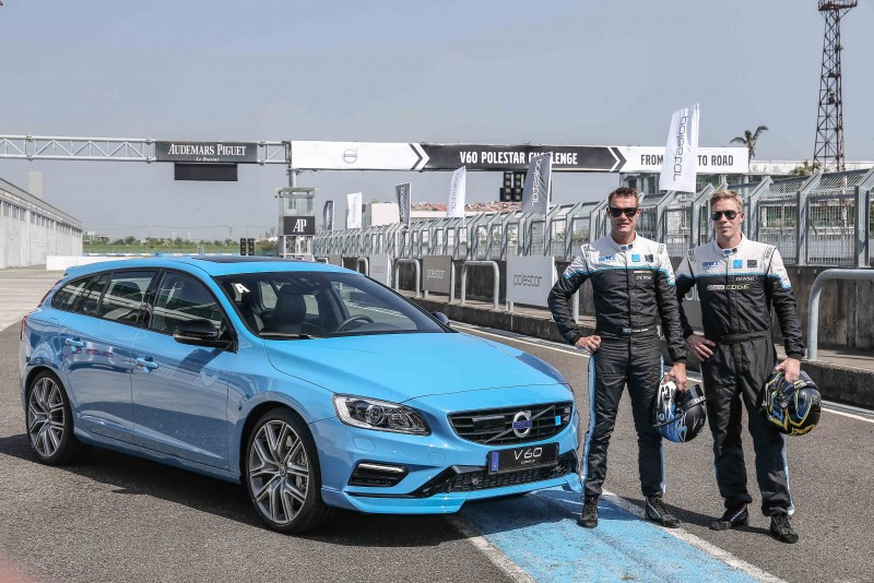 考量賽道安全與讓Volvo V60 Polestar性能發揮淋漓盡致,特別找來兩位WTCC, Polestar Cyan Racing賽車暨研發車手。