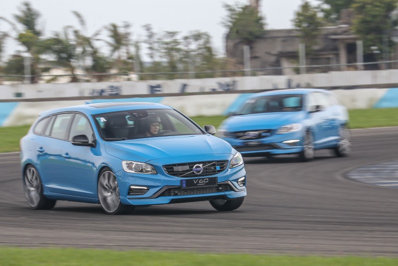 關閉ESC電子車身穩定控制系統的Volvo V60 Polestar,展現相當出色的穩定性,車身沒有出現讓人難以掌控的晃動與不確定性。