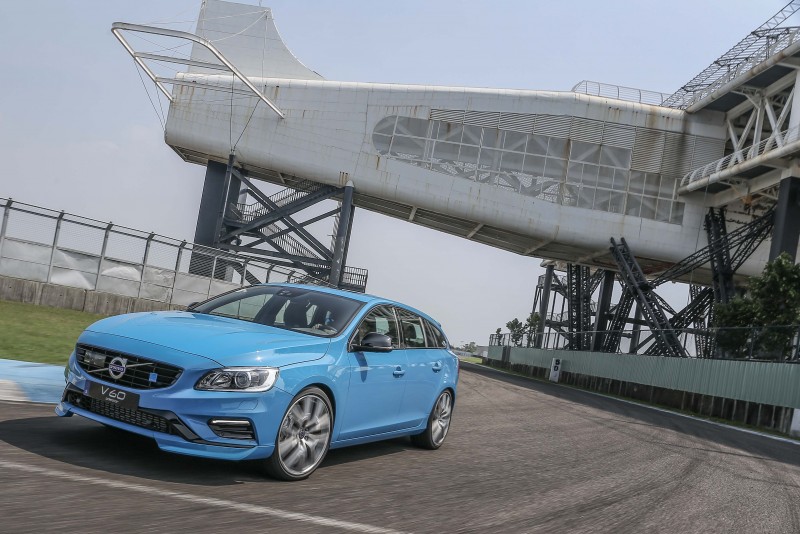 出了賽道後Volvo V60 Polestar是否依舊表現高分?下次相會,就將有更清楚的答案。