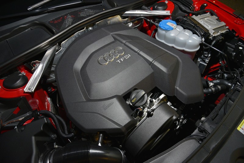 1.4TFSI採用獨特的縱置方式,Audi A4 30 TFSI為前驅設定
