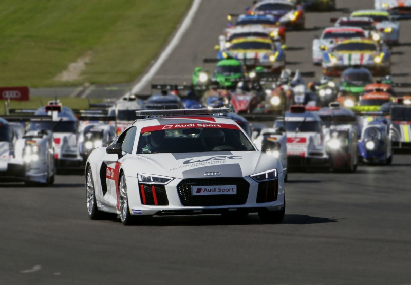 台灣奧迪將打造「臺北渣打公益馬拉松賽事專屬Audi Sport車隊」,提供價值高達4,000萬元的Audi Sport旗下S / RS性能車款做為賽事用車,並將由旗艦超跑Audi R8領跑,象徵破風前進的強大動能,引領選手們完賽!
