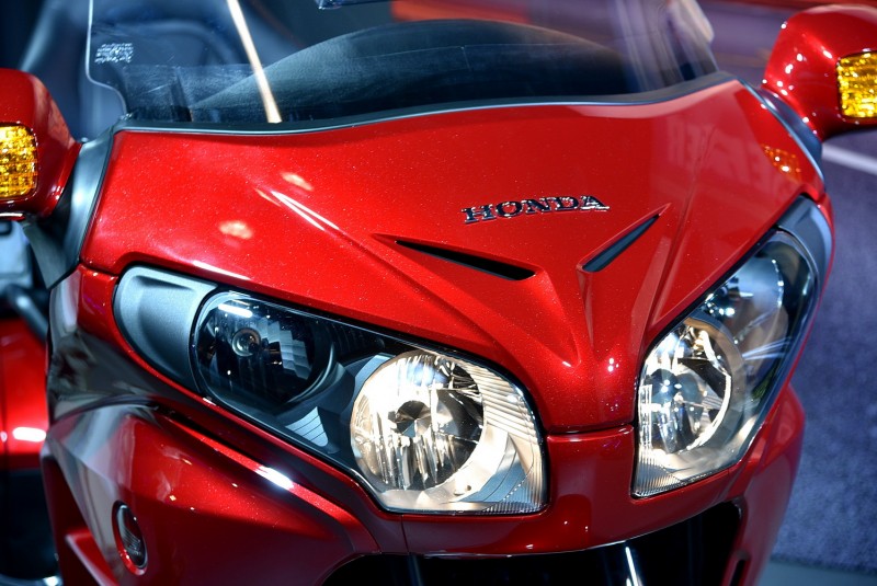 Goldwing採用汽車般遠進分離四燈設計