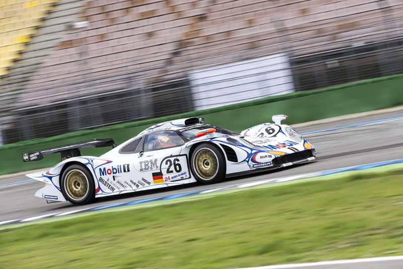 曾在1998年為Porsche奪下歷史第16座冠軍的911 GT1賽車。