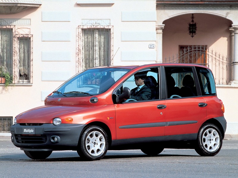 多數人看到FIAT Multipla的第一反應就是:這車好醜