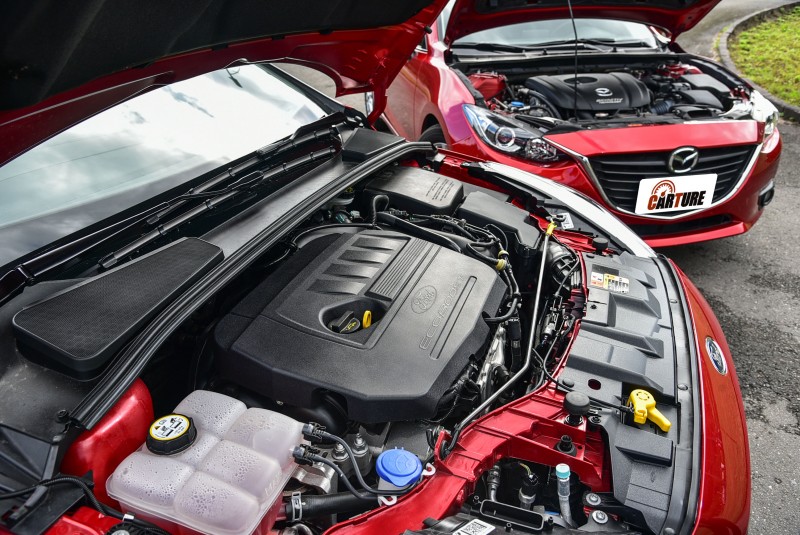 雖然Mazda3旗艦型搭載排氣量較大的2.0升汽油引擎,但輸出表現卻不若具備渦輪增壓系統的Focus EcoBoost 180五門汽油頂級運動型車款。