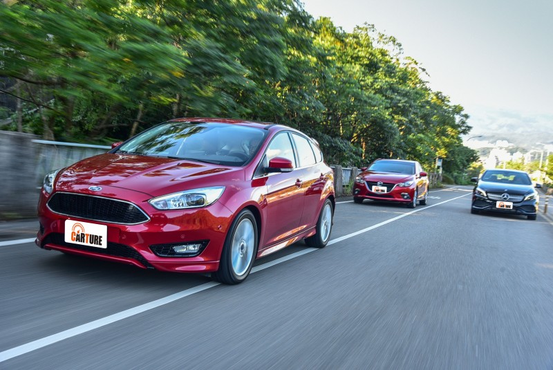 Focus EcoBoost 180五門汽油頂級運動型搭載著三者中排氣量最小的1.5升汽油引擎,具備三者中最為傑出的180hp/24.5kgm輸出表現,於經濟部能源局的歐規油耗測試數據中,也有著與對手差異不大的15.0km/L成績。