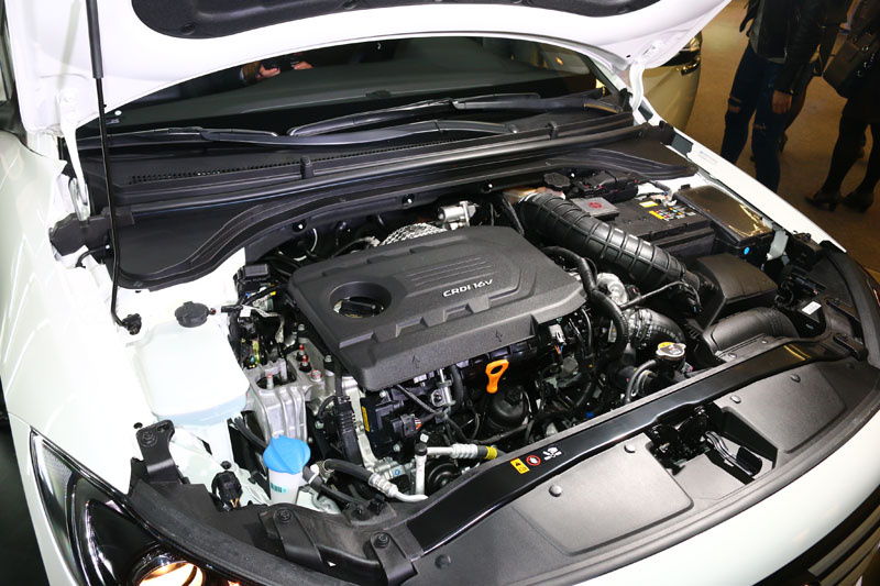 柴油車型搭載1.6升柴油渦輪增壓引擎,可創造22.9km/L之優異平均油耗成績。