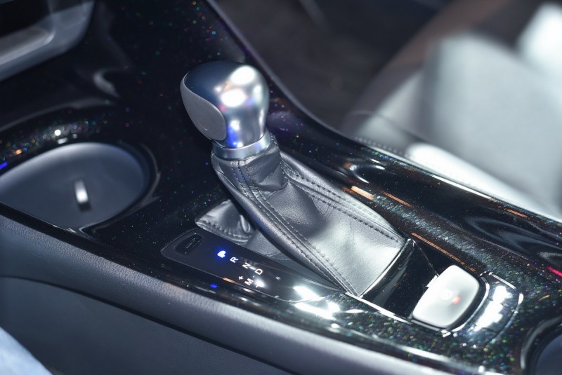 變速箱採用7速CVT,手煞車為電子式附有Auto Hold功能