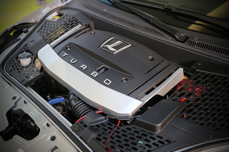動力部分與原本相同,最大馬力是202ps/5,500rpm,最大扭力則為30.0kgm/2,400~4,000rpm。