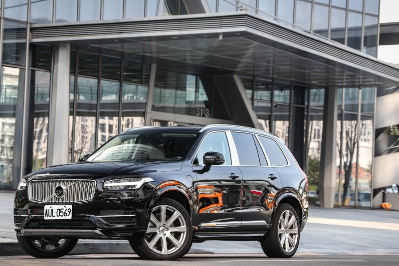 XC90 T8 Excellence售價為新台幣470萬元起。