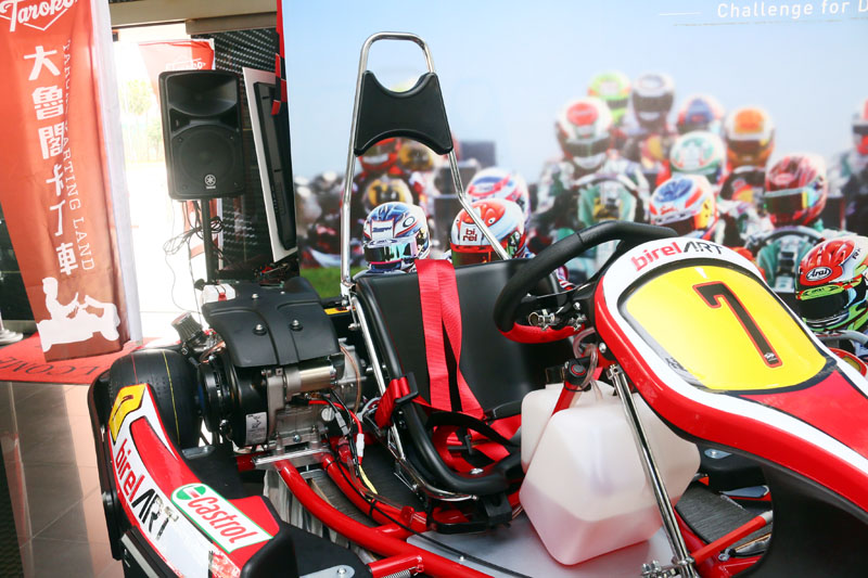 Birel ART N35仍舊配置有四點式安全帶與防滾籠,以確保安全。