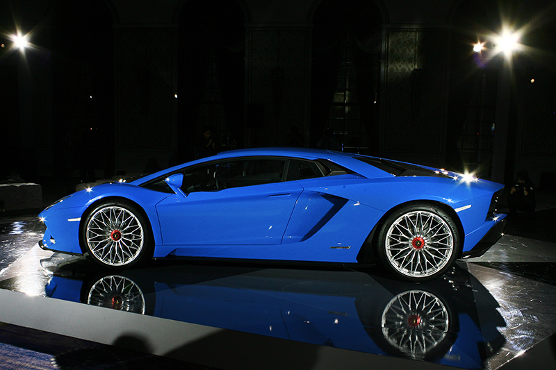 Aventador車系堪稱史上最成功V12跑車,而今Aventador S的現身,正是為了成就完美而來。