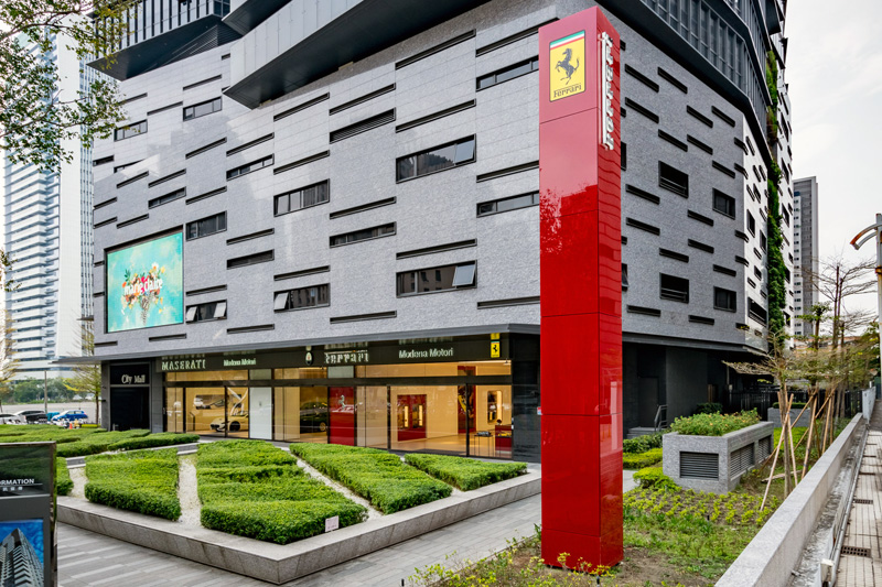 全新Ferrari法拉利臺中展示中心同樣按照Ferrari法拉利義大利原廠高CI規格與標準規劃軟硬體設施