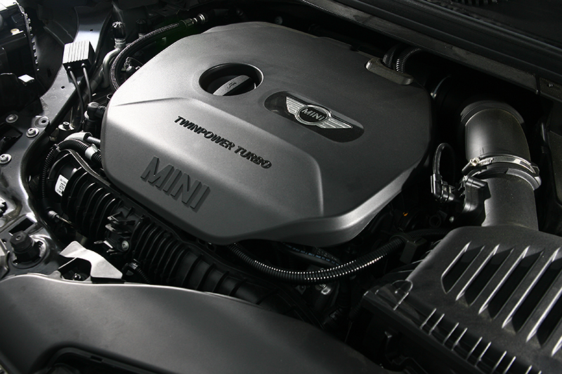 2.0升渦輪增壓引擎可輸出231hp動力,比起Cooper S又多了39hp。