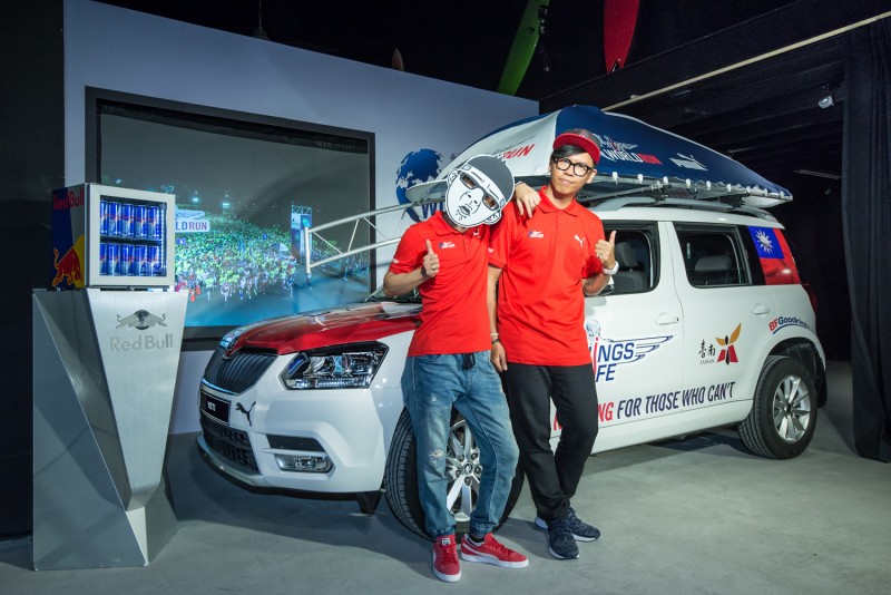 就在Yeti enJoy以及Fun兩款特仕車假Škoda經銷商尚鵬汽車內湖展示中心上市的同時,Yeti也化身成為「終結者號」出現在「Wings For Life全球路跑」記者會現場;而知名插畫家Duncan(左)和塗鴉達人Bounce(右)屆時將分別擔任Yeti終結者號駕駛和活動主持人的任務!