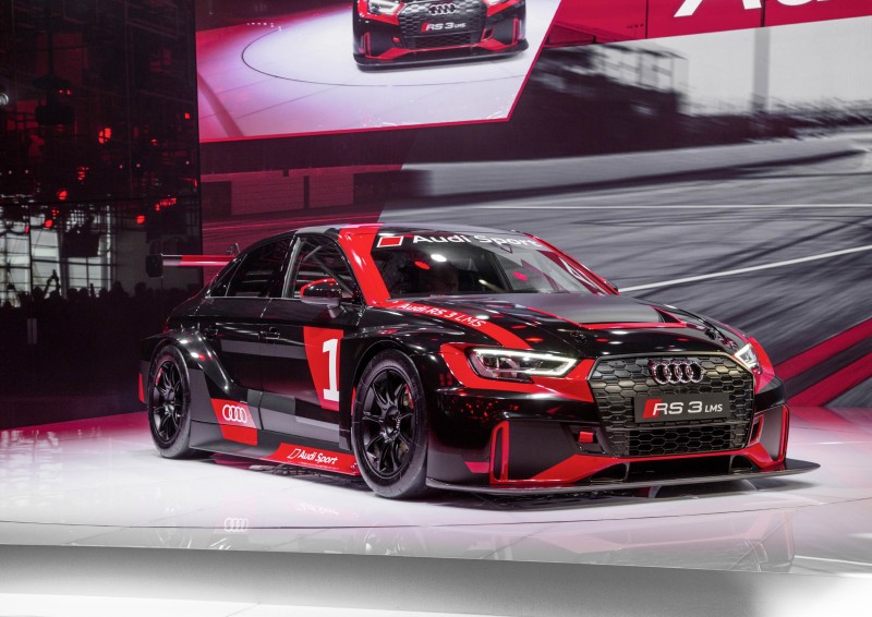 Audi廠隊車手Nico Müller和Marcel Fässler也於紐柏林VLN耐久賽第二回合的4小時耐久賽結合Audi Sport Team WRT車隊贏得第三名。