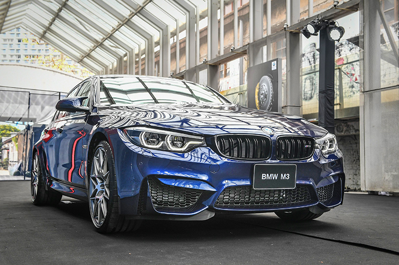 BMW M3標準配備Competition Package競技化套件。