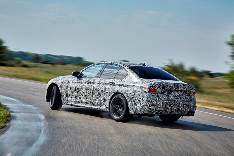 據說全新M5有600hp,咱們拭目以待。