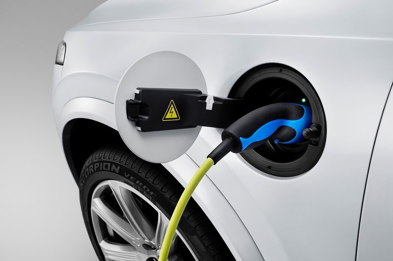 電動車與油電複合動力車,也是把柴油引擎逼上絕路的兩大劊子手。