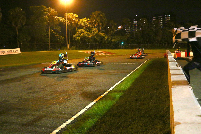 「嫑嫑隊」〈13號車〉到了比賽的最後一刻才超過了「TEAM RBR」,但最後還是無緣登上頒獎台。