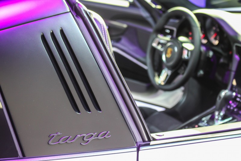 Targa應該是唯一在車身側面貼上字體的車款